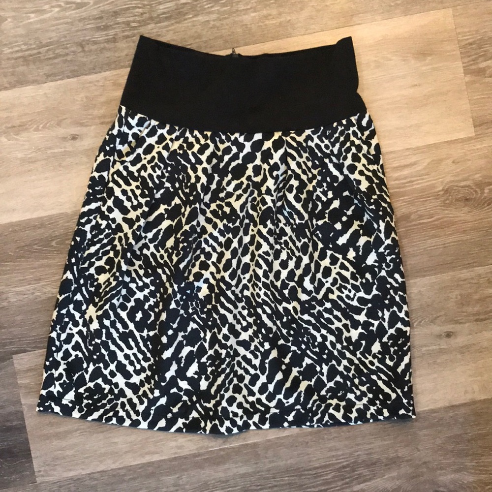 Black & white print high waist skirt